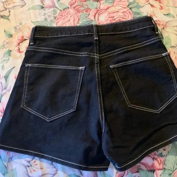 H&M Women’s Jean Shorts  Size 2 - Picture 6 of 8